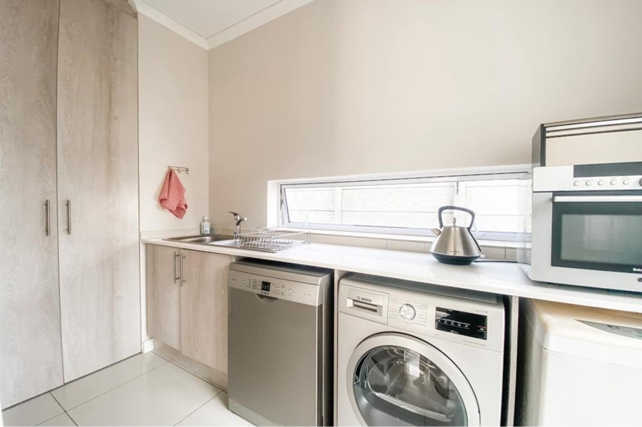 To Let 4 Bedroom Property for Rent in Parklands North Western Cape
